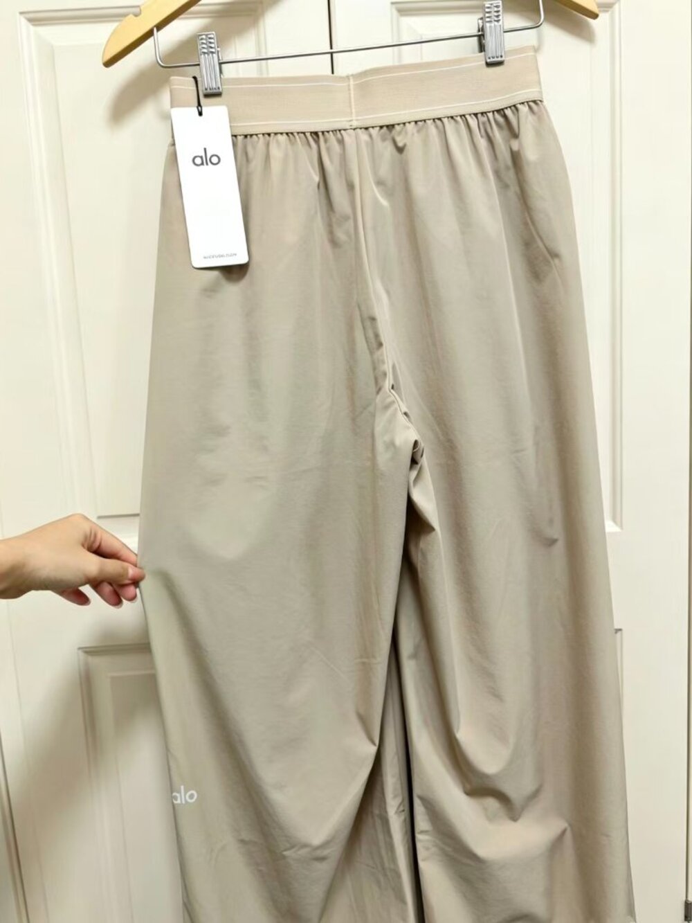 NWT Alo Yoga(Regular)Suit Up Trouser 💓 Gravel Wide Leg Pants👖 - Picture 4 of 8
